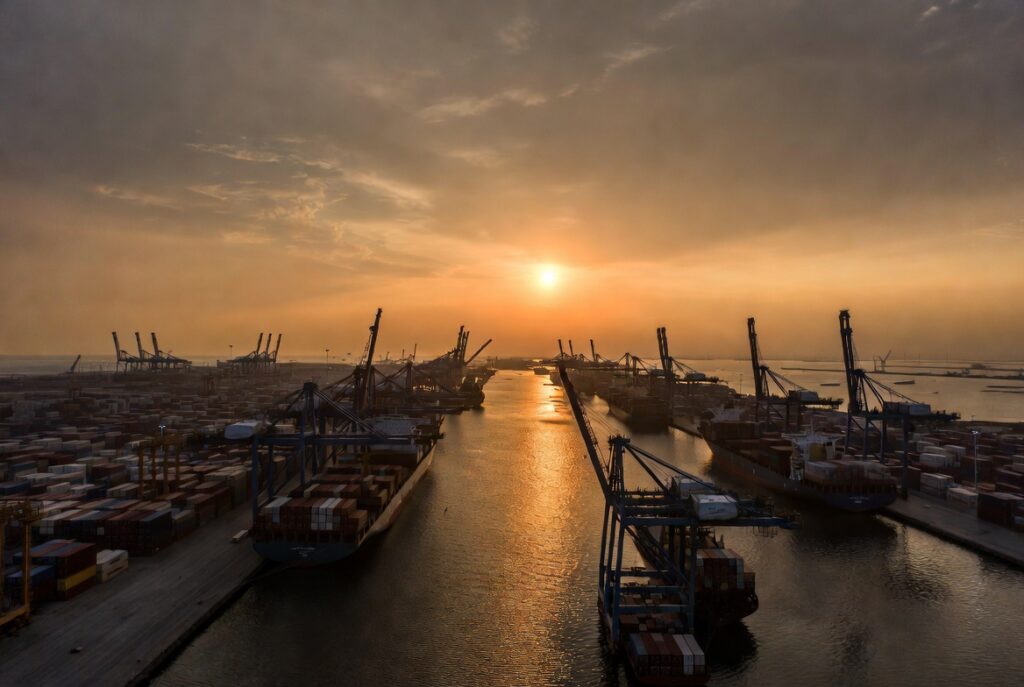 Tensión global reconfigura logística y el mercado de exportaciones